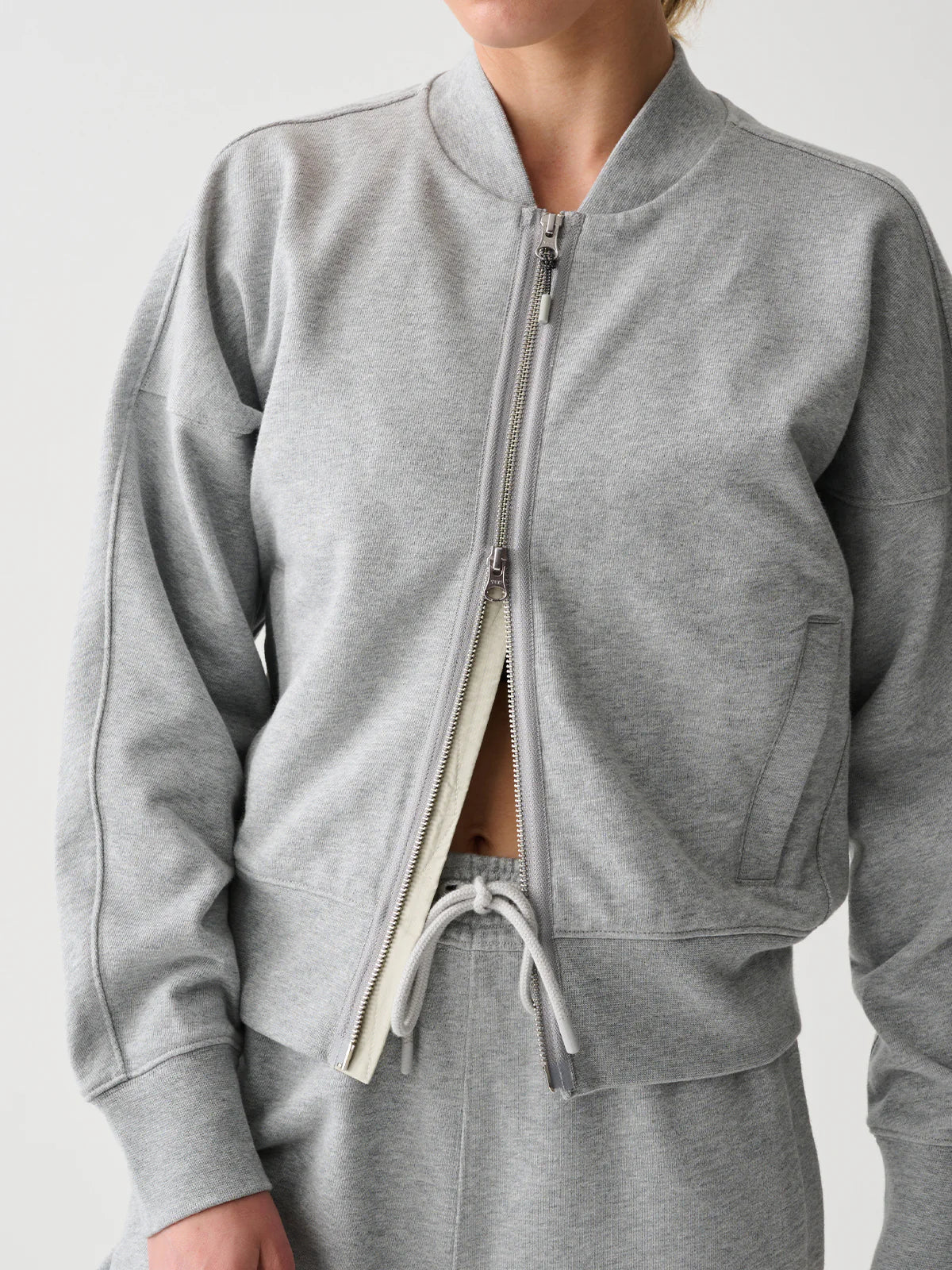 Essentials Zip Crew für Damen